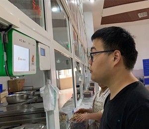 博時特刷臉支付機走進四川南充市一中(zhōng)，為(wèi)學(xué)生們解決刷臉吃飯問題！